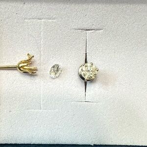 Elegant Gold round cut diamond Stud Earrings